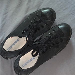 Size 7(m) 9(w) Solid Black Converse.
